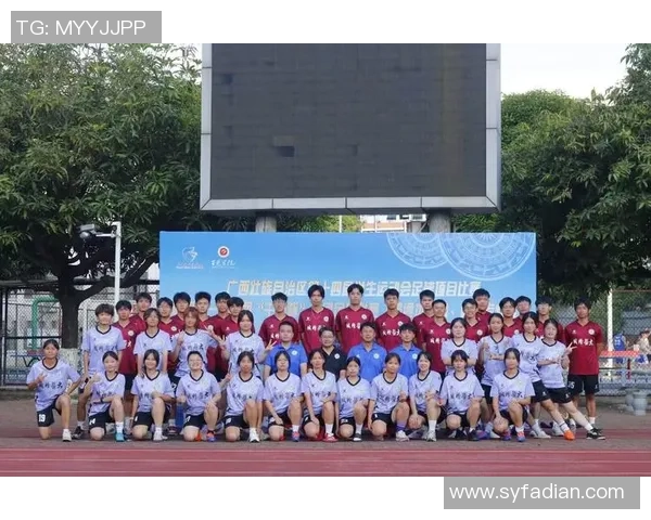 梦二队与中国队的激烈对决展现足球魅力与青春风采的精彩瞬间